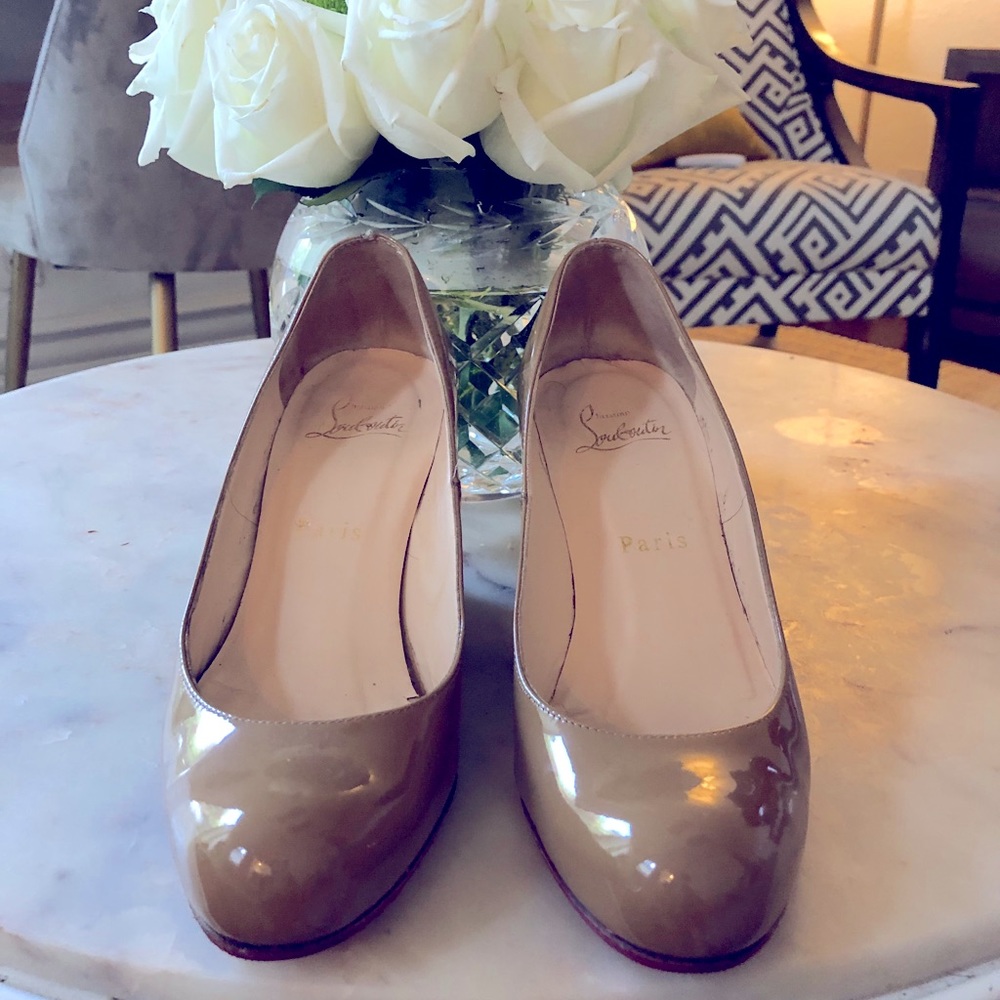 Louboutin 35 5 wedges round toe patent